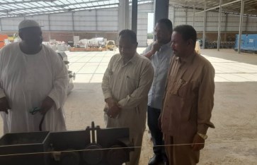 وزير الاستثمار بنهر النيل يتفقد مجمع صناعة الحديد بالدامر