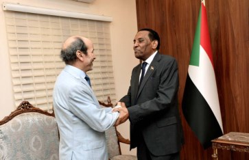 رئيس الوزراء والسفير المغربي