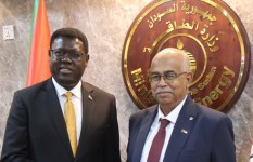 وزير الطاقة المهندس المعتصم إبراهيم أحمد ووزير خارجية جنوب السودان ماندي سمايا كامبا