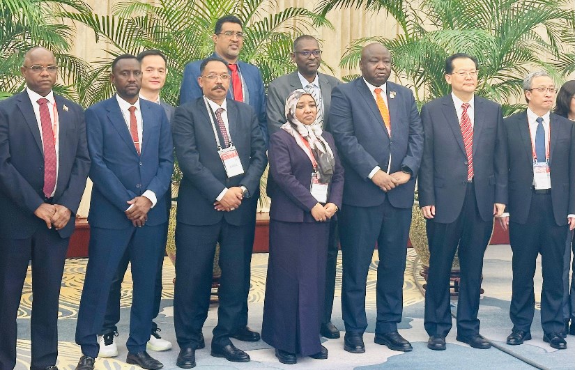 وزير المعادن يبحث في الصين تعزيز التعاون الجيولوجي والاستثماري وزير المعادن يبحث في الصين تعزيز التعاون الجيولوجي والاستثماري