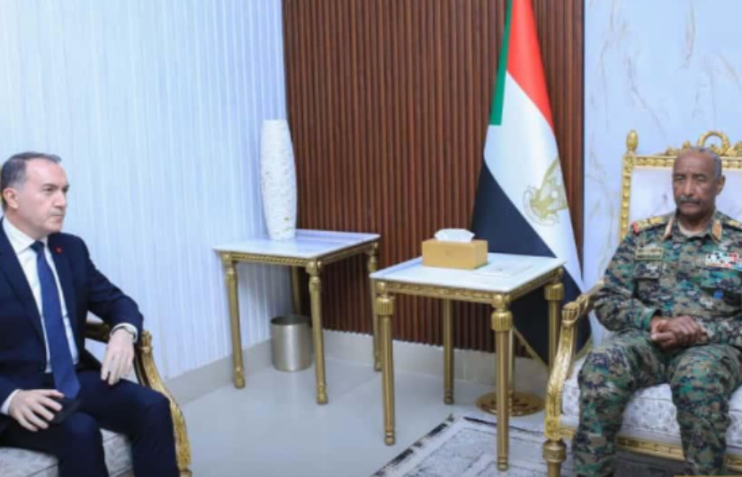 رئيس مجلس السيادة يؤكد حرص السودان على تعزيز التعاون مع تركيا رئيس مجلس السيادة يؤكد حرص السودان على تعزيز التعاون مع تركيا
