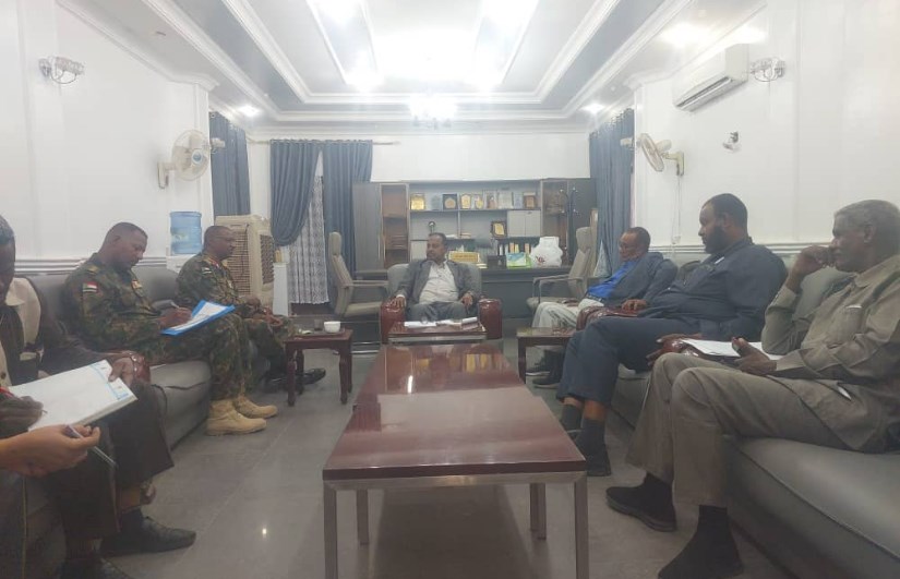 اجتماع قيادي في نهر النيل