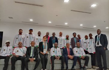  وزير الشباب والرياضة بروفيسور أحمد آدم أثناء تفقده مقر بعثة السودان بالرياض