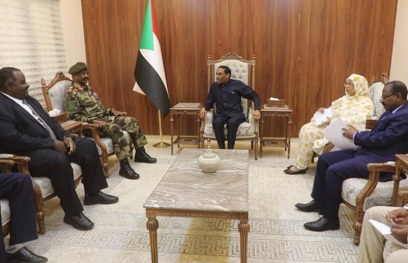 رئيس الوزراء يطلع على الأوضاع الأمنية والمعيشية بالولاية الشمالية