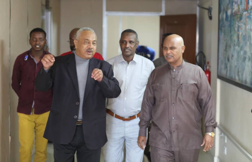 مدير هيئة الموانئ البحرية يدشّن وحدة بيانات مبنى السلطة المينائية