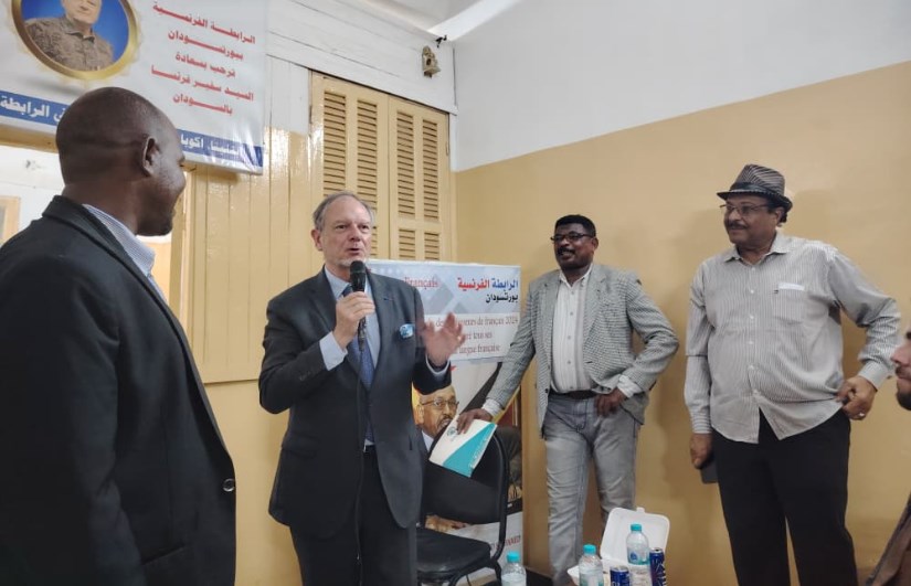 السفير الفرنسي لدى السودان، بيرتراند كوشري