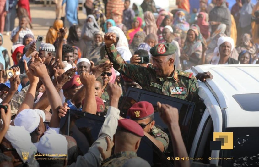 رئيس مجلس السيادة يزور مراكز إيواء نازحي الفاشر ويؤكد أولوية الدولة لحقوقهم
