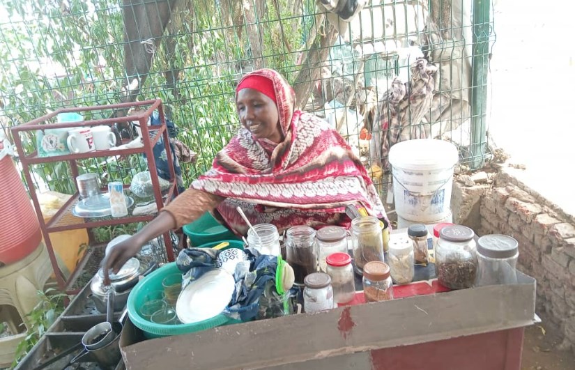 بائعة الشاي