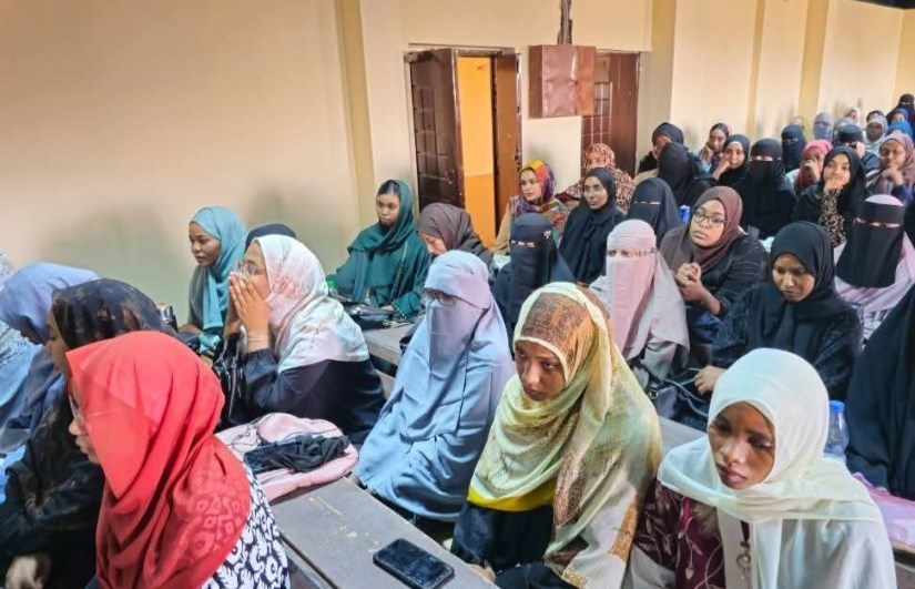 طلاب جامعيين