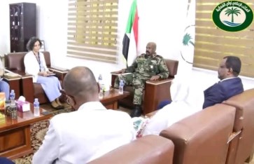 والي الشمالية خلال لقائه وفد من الأمم المتحدة