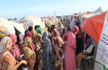 توزيع 300 سلة غذائية لنازحي دارفور والأسر المستضيفة ببورتسودان