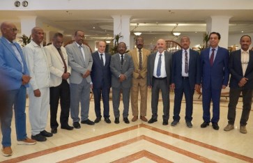 وزير العدل يلتقي لجنة التحقيق في جرائم المليشيا باتحاد المحامين العرب