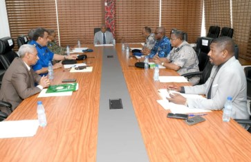 وزير  الداخلية