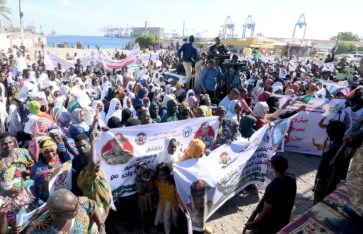 مسيرة الاصطفاف خلف الجيش