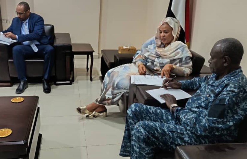 محافظ بنك السودان تعلن استئناف العمل من داخل الخرطوم