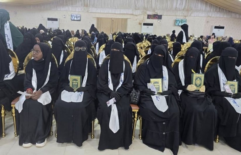 تخريج 93 حافظة و240 طالبة في مركز آسيا بنت مزاحم لتحفيظ القرآن