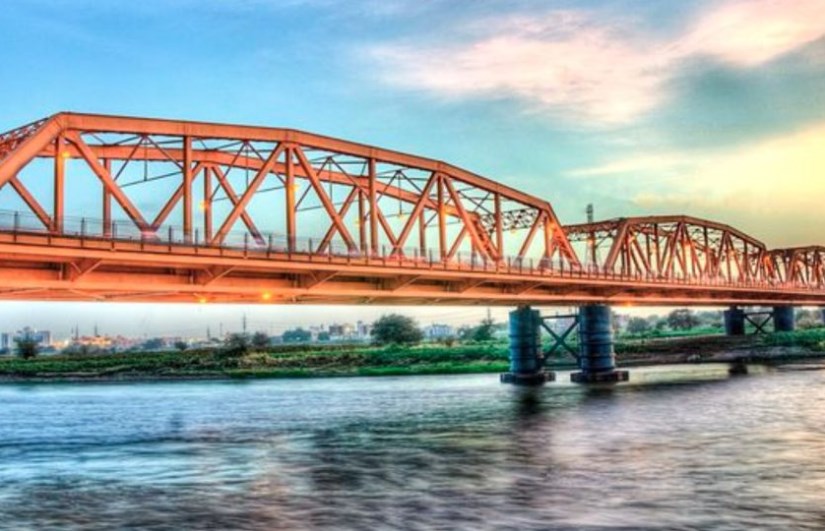 إغلاق مؤقت لجسر النيل الأبيض في الخرطوم لأعمال صيانة الإنارة