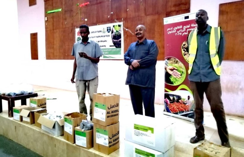 700 مزارع و1350 ربة منزل يستفيدون من توزيع التقاوي بأم درمان