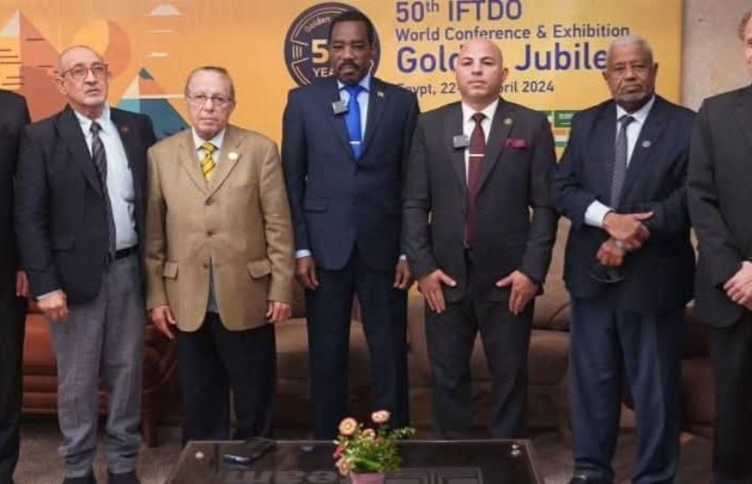 وزير الموارد البشرية يبحث بالقاهرة ترتيبات تدريب وتشغيل 5 قطاعات لإعادة إعمار السودان