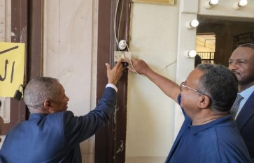 عدوي يقرع الجرس إيذانا بانطلاق امتحانات الشهادة الابتدائية للطلاب الممتحنين بجمهورية مصر