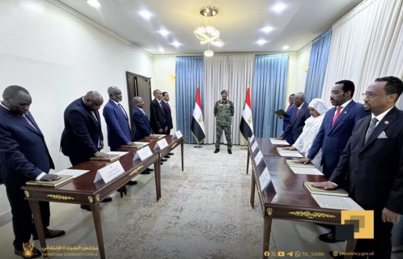 وزراء جدد يؤدون القسم أمام البرهان