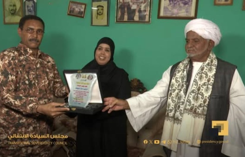 عضو مجلس السيادة تشيد بقبيلة الرشايدة عضو مجلس السيادة تشيد بقبيلة الرشايدة