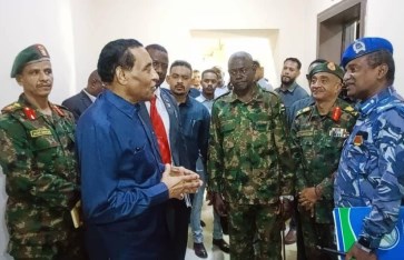رئيس مجلس الوزراء بروفيسور كامل إدريس