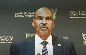 البروفيسور أحمد آدم، وزير الشباب والرياضة