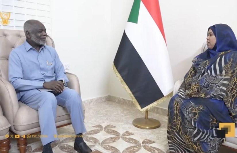 عضو مجلس السيادة د. نوارة أبو محمد تلتقي وزير المالية عضو مجلس السيادة د. نوارة أبو محمد تلتقي وزير المالية