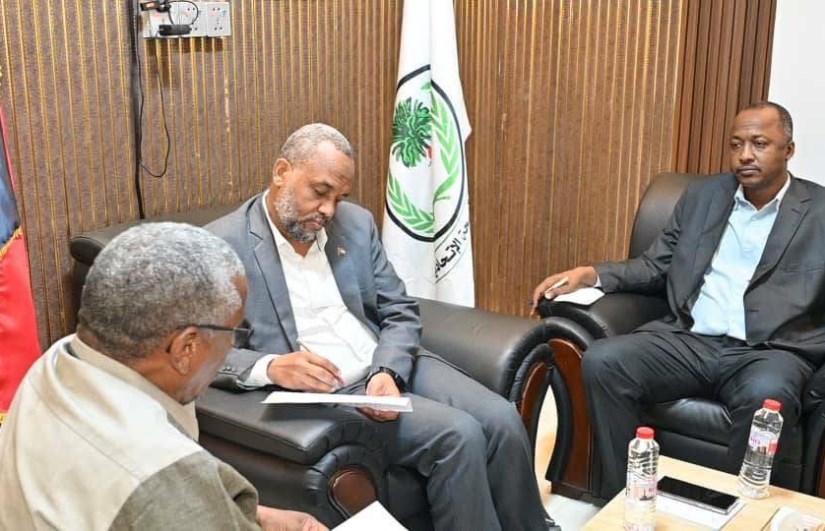 وكيل وزارة الصحة يلتقي النقابة العامة للمهن الطبية والصحية وكيل وزارة الصحة يلتقي النقابة العامة للمهن الطبية والصحية