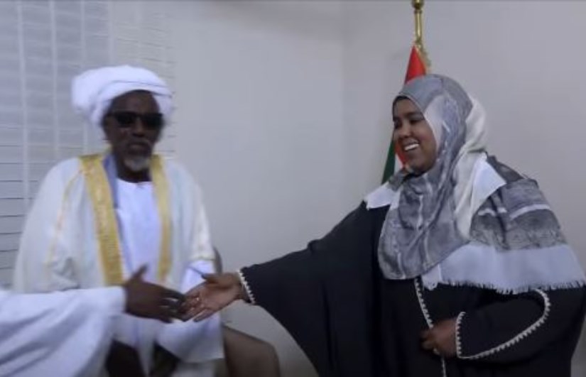 نوارة أبو محمد تلتقي وفد قبائل القرعيب 