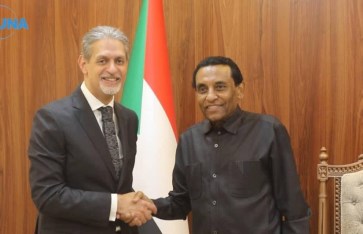 رئيس مجلس الوزراء يلتقي السفير المصري بالسودان 