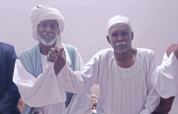 الناظر محمد الأمين ترك يزور الزعيم ضرار أحمد ضرار بمستشفى الحياة ببورتسودان