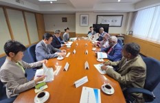 وزيرة الصناعة والتجارة 