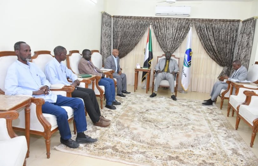 حاكم إقليم النيل الأزرق يوجّه بتعزيز تطوير قطاع المعادن بالإقليم