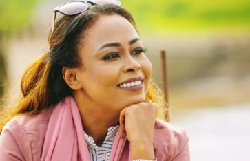 الكاتبة الصحفية رشان أوشي