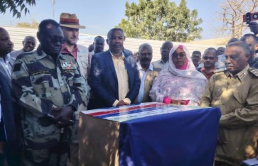 والي النيل الأبيض يضع حجر الأساس لمستودعات حفظ اللقاحات