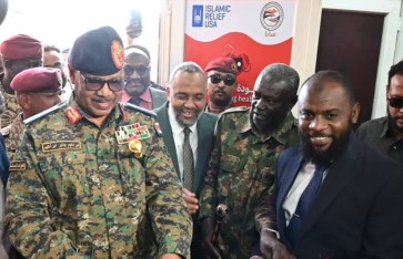 الفريق إبراهيم جابر خلال المراسم