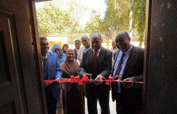 حفل الافتتاح حضور العاملين بوزارة الخارجية والتعاون