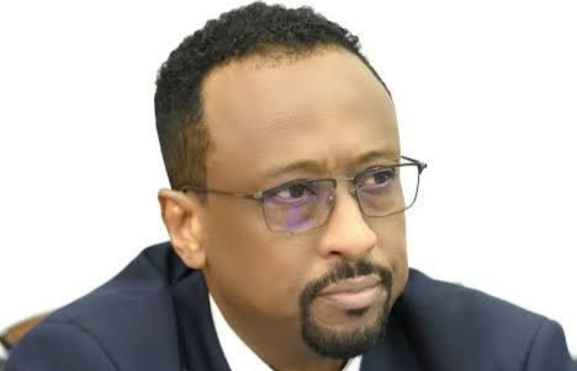 وزير الثقافة والإعلام والسياحة والآثار خالد الإعيسر