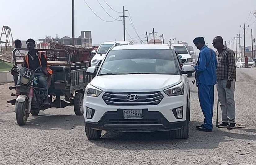 ضبط 35 مخالفة مرورية و15 مخالفة تظليل خلال حملة أمنية في بورتسودان