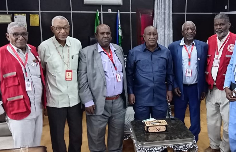 والي الجزيرة يشيد بدور الهلال الأحمر في العمل الإنساني ويدعم جهوده