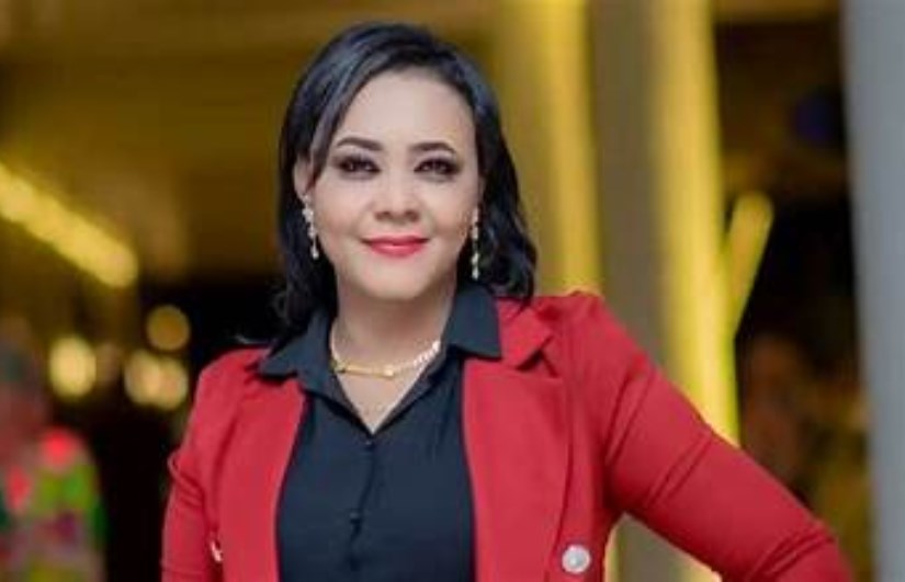 الفنانة السودانية مكارم بشير 
