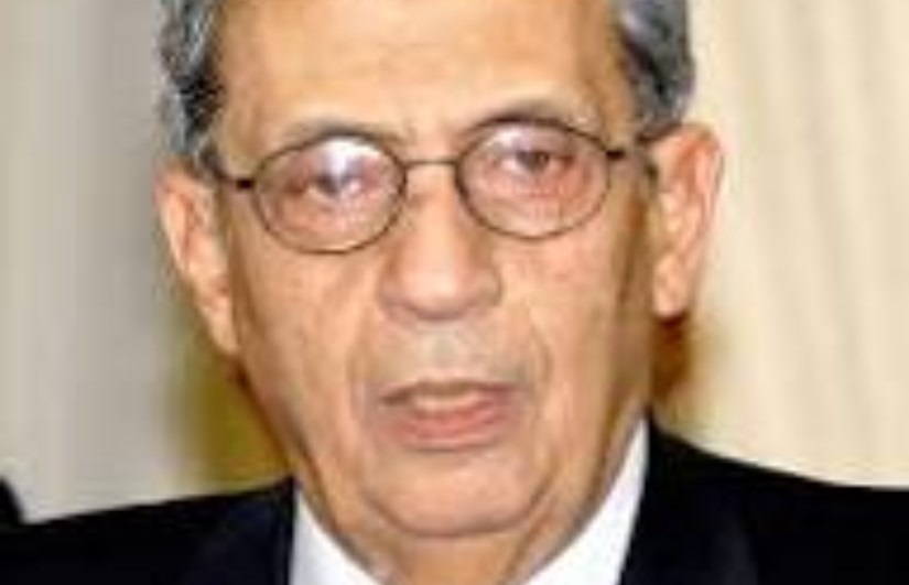 الدكتور عمرو موسى