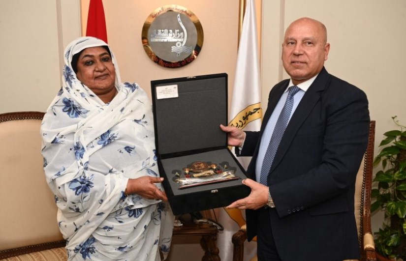 وزيرة الصناعة والتجارة مع الفريق مهندس كامل الوزير