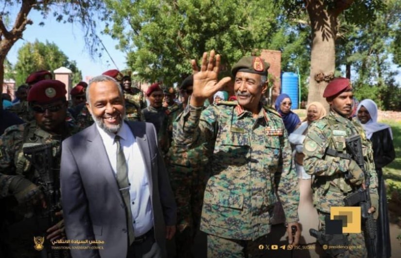 البرهان خلال الزيارة