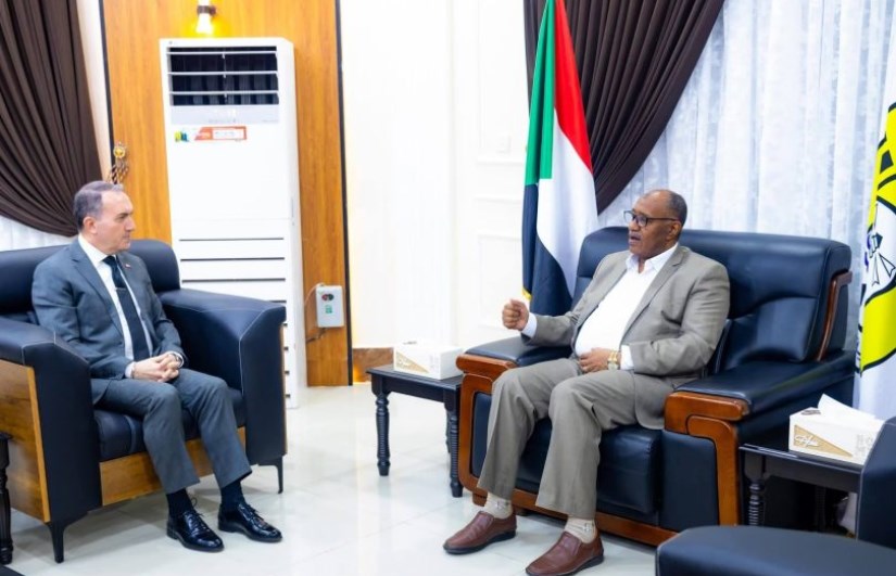 والي البحر الأحمر والسفير التركي