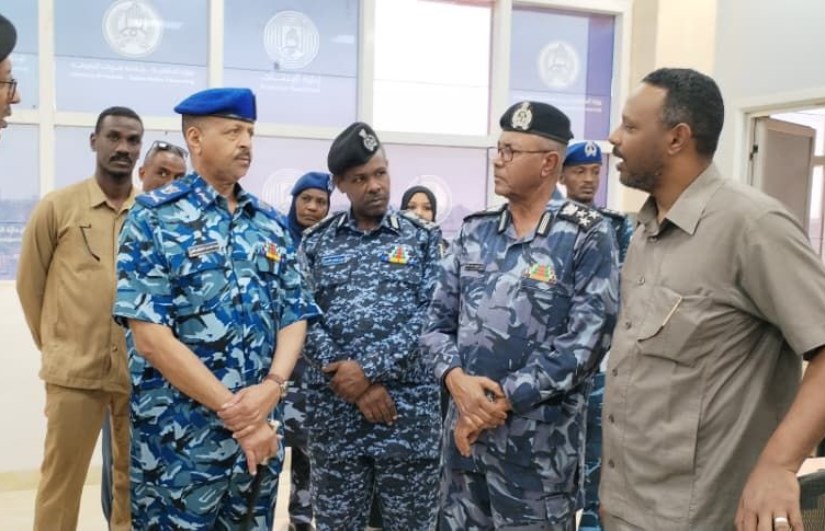 تفقد إدارة الجوازات