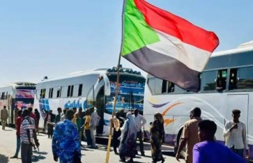 لجنة الأمل تعيد 686 سودانيًا من مصر عبر 15 حافلة