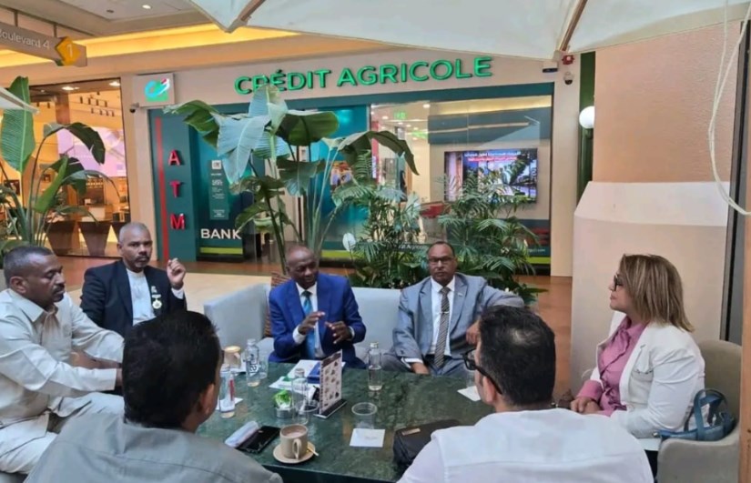 وزير الشباب والرياضة يبحث مع شركة «أوت لاين» تأهيل الكوادر والبنية التحتية الرياضية في البلاد